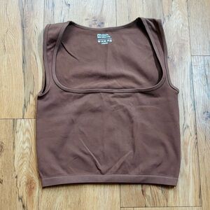 Brown Square Neckline Cropped Tank Top
